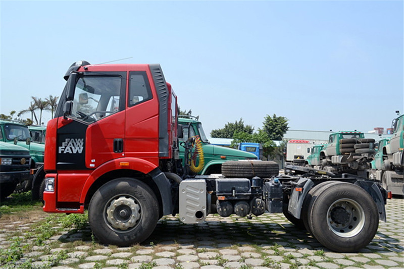 一汽解放 J6M準重卡 2013款 320馬力 4X2 國四牽引車(CA4180P63K2AXE4)