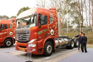 聯(lián)合卡車(chē) U400重卡 2015款 K金版 400馬力 6X4 國(guó)四 LNG牽引車(chē)(SQR4252N6ZT4)