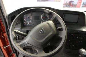 聯(lián)合卡車(chē) U400重卡 2015款 K金版 400馬力 6X4 國(guó)四 LNG牽引車(chē)(SQR4252N6ZT4)