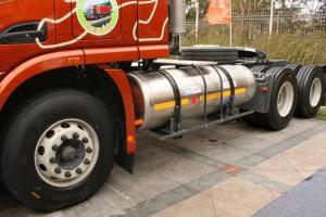 聯(lián)合卡車(chē) U400重卡 2015款 K金版 400馬力 6X4 國(guó)四 LNG牽引車(chē)(SQR4252N6ZT4)