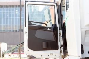 聯(lián)合卡車(chē)U340 340馬力 6X4 5.6米LNG 國(guó)五 自卸車(chē)(SQR3252N6T4)