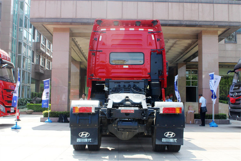 四川現(xiàn)代 致道800W重卡 310馬力 4X2 國(guó)五牽引車(CNJ4180KPG36V)
