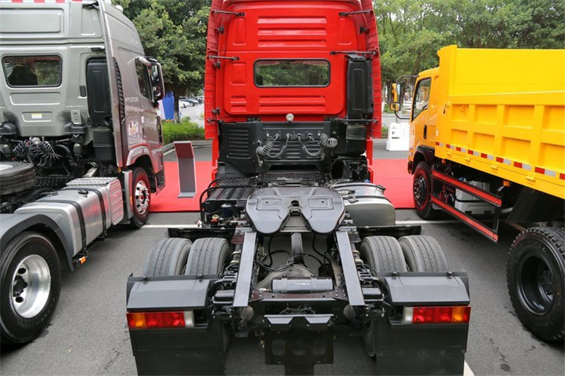 四川現代 致道800W重卡 350馬力 4X2國五 牽引車(CNJ4180KPG36V)