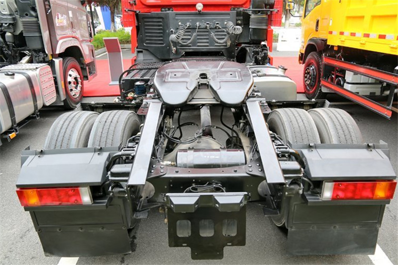 四川現代 致道800W重卡 350馬力 4X2國五 牽引車(CNJ4180KPG36V)
