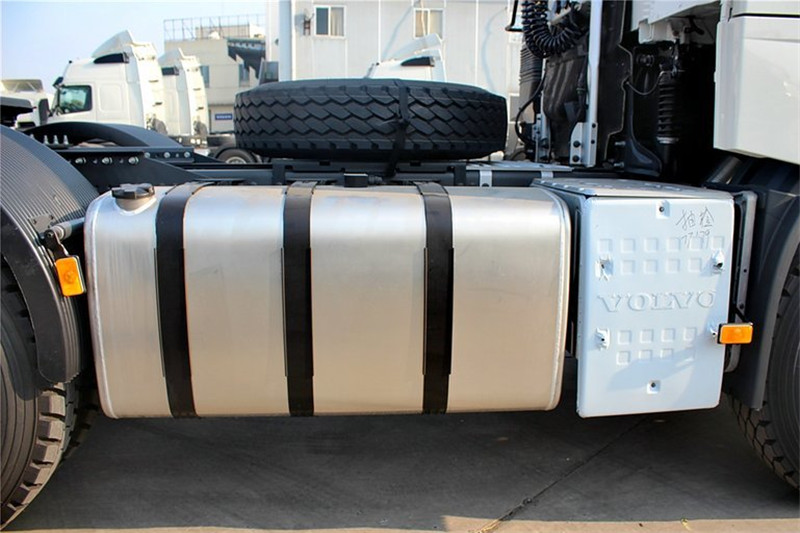 沃爾沃 新FH重卡 540馬力 6X4 國(guó)四牽引車(大件車)