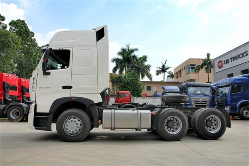 中國重汽 HOWO T7H重卡 540馬力 6X4 國五牽引車(ZZ4257W324HE1B)