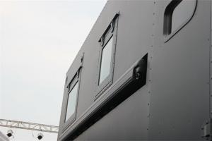 奔馳 Zetros重卡 330馬力 6X6 國(guó)五廂式載貨車(型號(hào)2733)