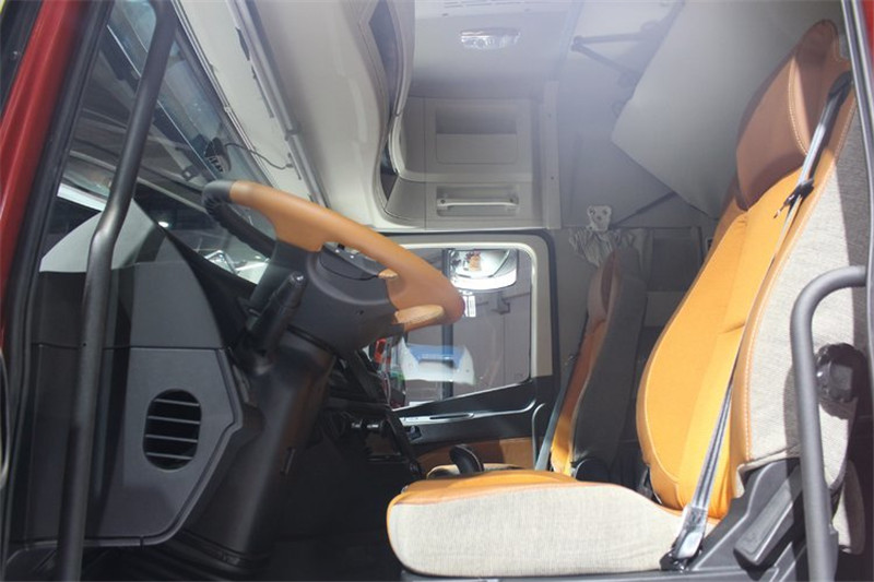 福田 歐曼EST-A 6系重卡 460馬力  國(guó)五6X4危險(xiǎn)品牽引車(chē)(BJ4269SNFKB-AD)
