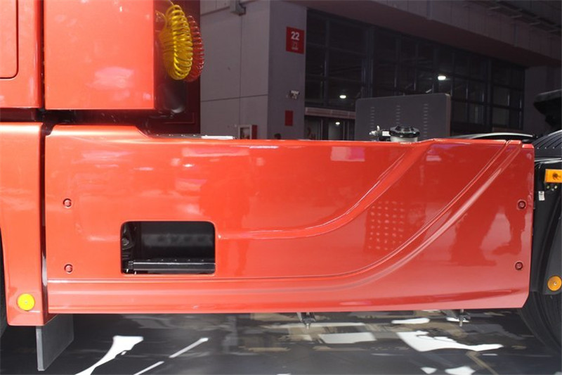 福田 歐曼EST-A 6系重卡 460馬力  國(guó)五6X4危險(xiǎn)品牽引車(chē)(BJ4269SNFKB-AD)
