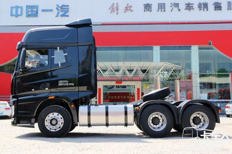 一汽解放 J7重卡 500馬力 6X4 國(guó)五牽引車(CA4250P77K25T1E5)