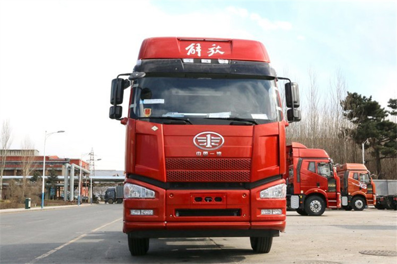 一汽解放 新J6P重卡 375馬力 6X4 國五LNG牽引車(CA4250P66T1A1E24M5)