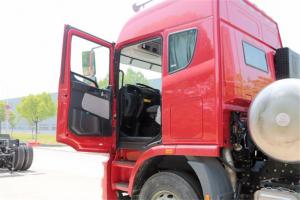 聯(lián)合卡車(chē) U380重卡 380馬力 6X4 國(guó)五LNG牽引車(chē)(QCC4252N654-2)