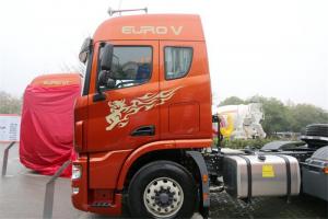 聯(lián)合卡車(chē) U440重卡 440馬力 6X4 國(guó)五牽引車(chē)(漢德后橋)(QCC4252D654-1)