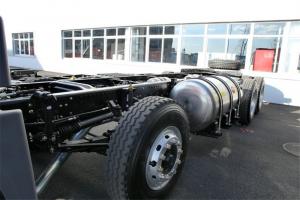 青島解放 悍V重卡 290馬力 8X4 國五6.8米LNG自卸車(CA3310P1K15L3T4NE5A80)