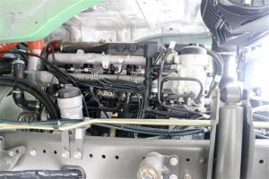 中國(guó)重汽 豪瀚N5G重卡 310馬力 國(guó)五 8X4自卸車(chē)底盤(pán)(ZZ3315N3063E1)