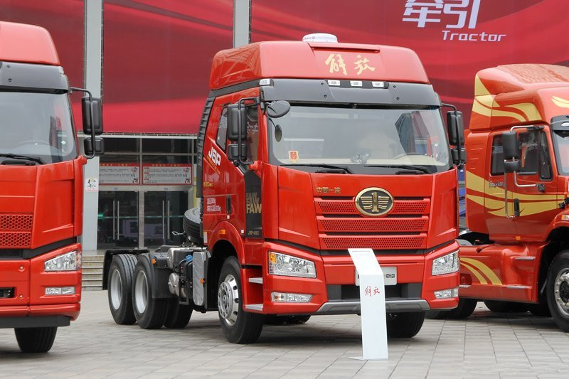 一汽解放 新J6P重卡 領(lǐng)航版 460馬力 6X2R 國(guó)五牽引車(CA4250P66K24T2A1E5)