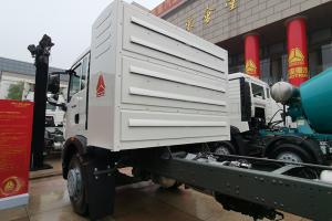 中國(guó)重汽 豪沃TX5 200kw 6X4 純電動(dòng)環(huán)衛(wèi)車(ZZ1257V464GZ1EV)