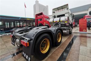 中國重汽 豪瀚 N7G 標(biāo)運(yùn)版 440馬力 6X4 國六LNG牽引車(ZZ4255V4246F1L)