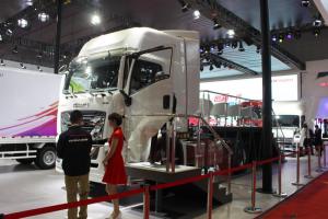 慶鈴 五十鈴巨咖 420馬力 4X2 國五牽引車(QL4180W1KDR)