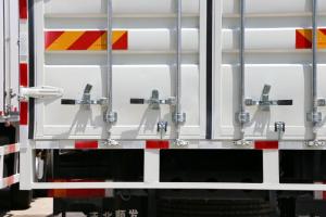 東風(fēng)商用車 天錦KR中卡 180馬力 4X2 8米 國六排半廂式載貨車(DFH5180XXYE2)
