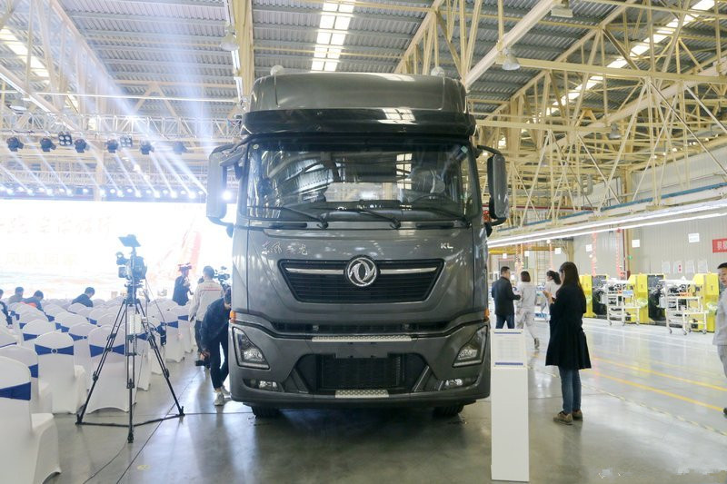 東風(fēng)商用車 新天龍KL重卡 450馬力 6X4 國五牽引車(DFH4250D)