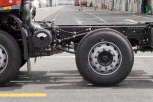 東風(fēng)商用車 天錦KR中卡 245馬力 6X2 7.7米 國五載貨車(DFH1250BXV)