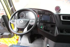 中國重汽 汕德卡SITRAK C7H重卡 430馬力 6X4 國五LNG牽引車(ZZ4256V324HE1LB)