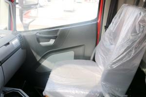 上汽紅巖 杰卡C500重卡 390馬力 6X4 國五 牽引車(CQ4256ZTVG334)