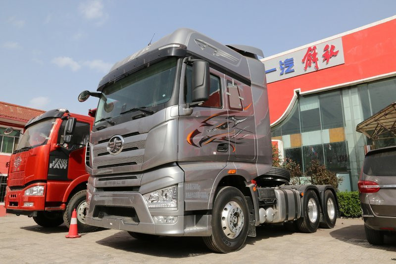 一汽解放 J7重卡 四季款 550馬力 6X4 國五 牽引車(12擋)(CA4250P77K25T1E5)