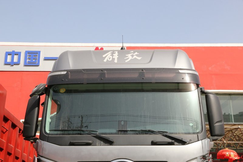 一汽解放 J7重卡 四季款 550馬力 6X4 國五 牽引車(12擋)(CA4250P77K25T1E5)