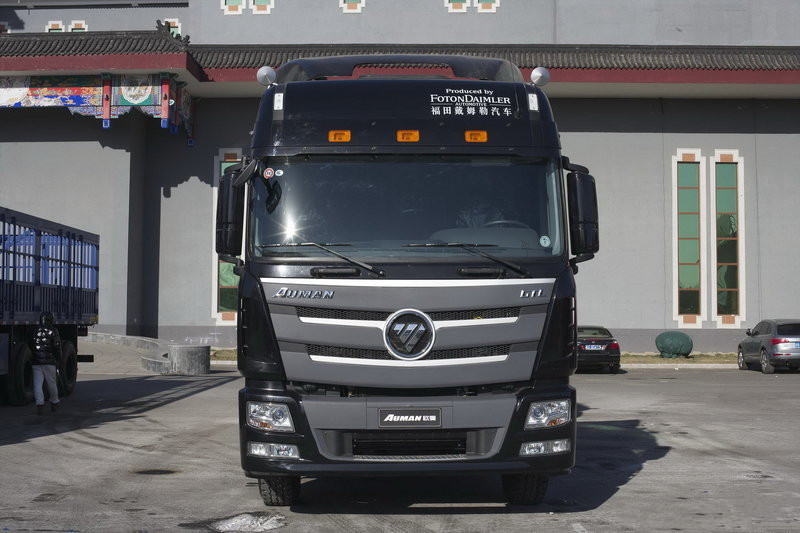 福田 歐曼GTL 360馬力 8X4 國五 低密度粉粒物料運(yùn)輸車(BJ5319GFL-AA)