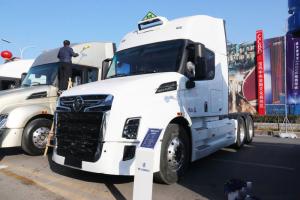陜汽商用車 輊德·炎 高配版 440馬力 6X4 國(guó)六 危險(xiǎn)品長(zhǎng)頭牽引車(SX4259CP6454W)