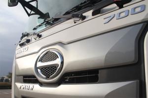 廣汽日野 700全新智臻 450馬力 6×4 國(guó)六 牽引車（YC4250SS1UK6）