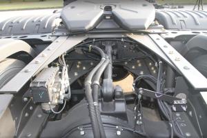 廣汽日野 700全新智臻 450馬力 6×4 國(guó)六 牽引車（YC4250SS1UK6）