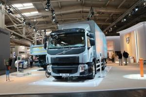 沃爾沃 FE 350馬力 6X2R 國(guó)六 載貨車(chē)