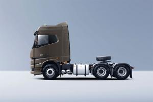 遠(yuǎn)程汽車(chē) 甲醇危險(xiǎn)品運(yùn)輸重卡 316kw 6×4 國(guó)六 牽引車(chē)(DNC4250GMW6)