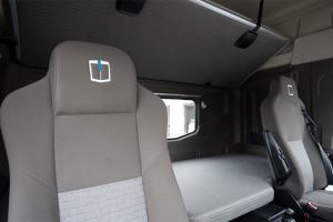 遠(yuǎn)程汽車(chē) 甲醇重卡 316kw 6×4 國(guó)六 牽引車(chē)(DNC4250GM6) 低速版本（帶限速89km/h）