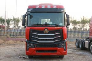 中國(guó)重汽 HOWO Max重卡 460馬力 6X4 CNG 國(guó)六 牽引車(ZZ4257V424KF1C)