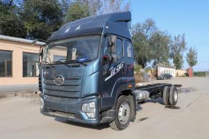 青島解放 JK6中卡 220馬力 4X2 6.75米 國(guó)六 倉(cāng)柵式載貨車(chē)(378后橋)(CA5180CCYP28K1L4E6)