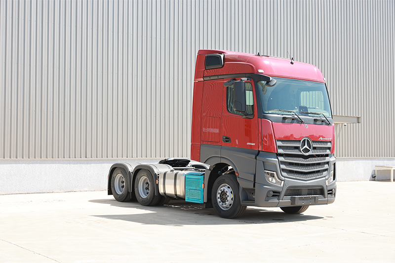 梅賽德斯-奔馳 Actros 2653 530馬力 6×4 國六 公路牽引車 （紅）