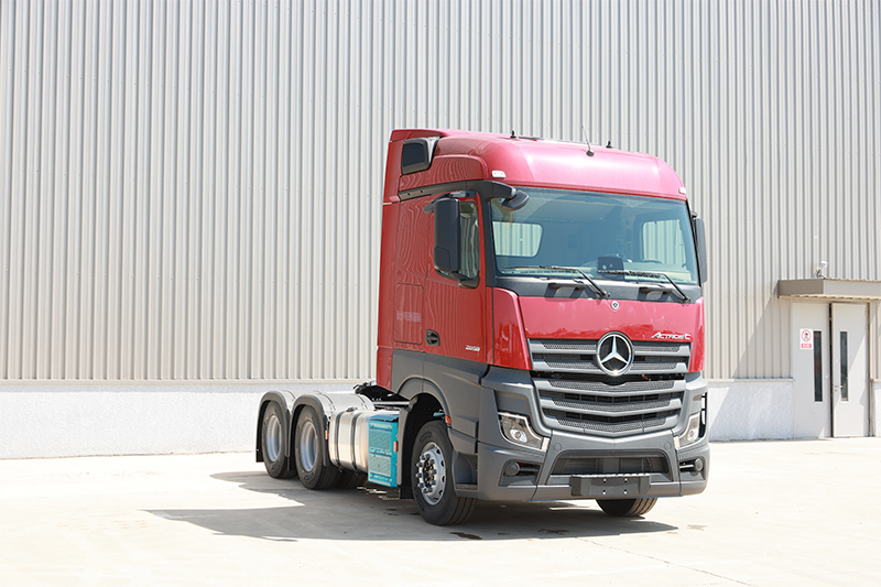 梅賽德斯-奔馳 Actros 2653 530馬力 6×4 國六 公路牽引車 （紅）