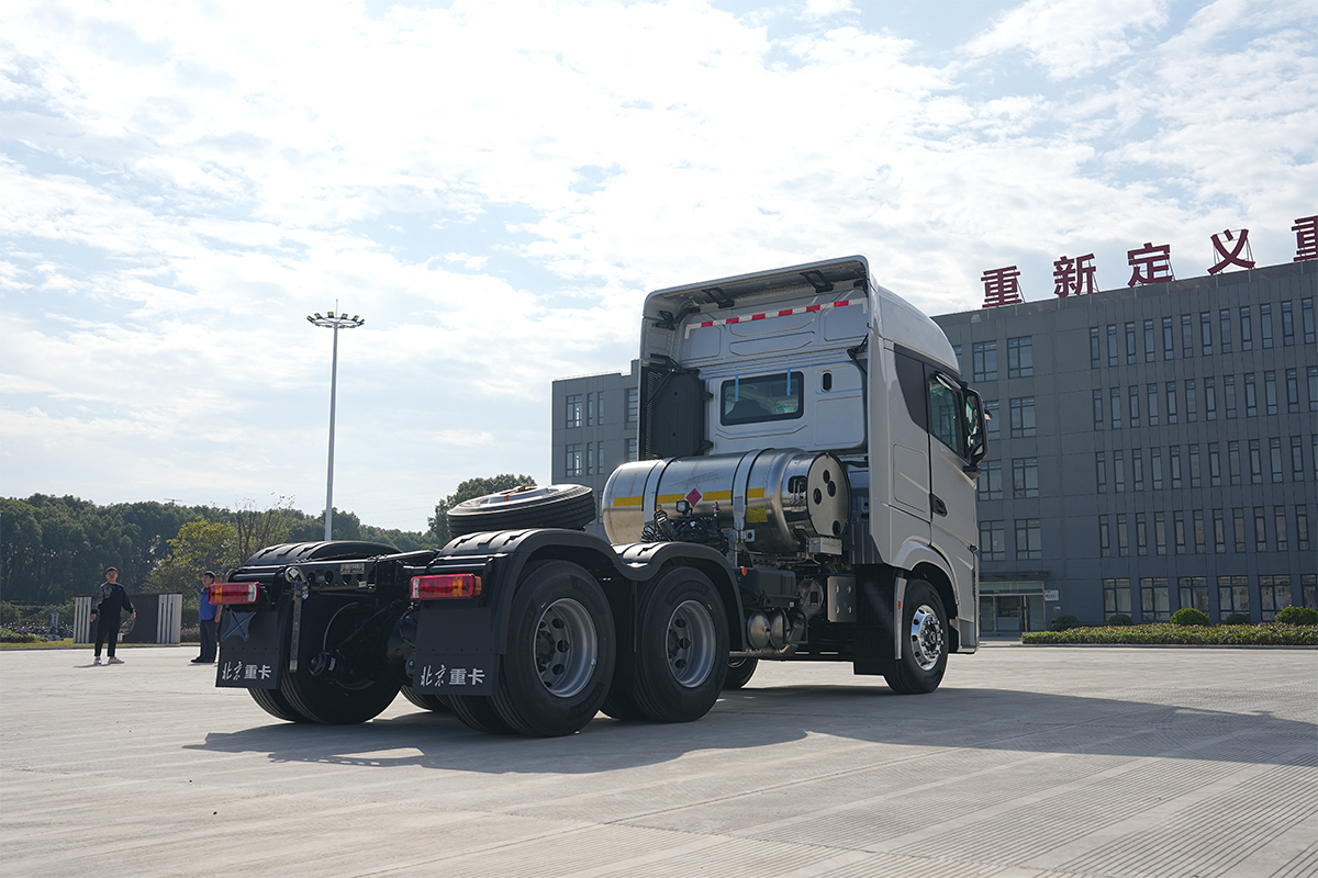 北京重卡 追夢 500馬力 6×4 國六 LNG 牽引車 煤炭運輸版（BJ4250G6CP）