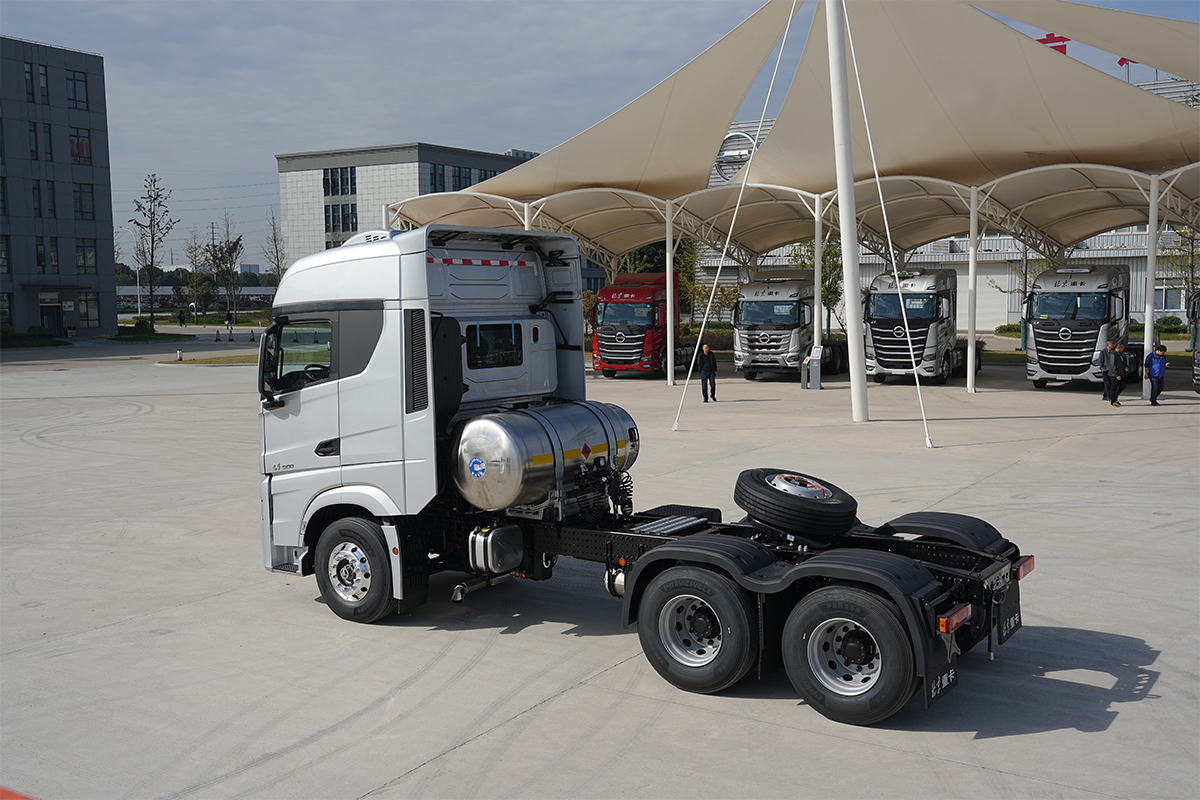 北京重卡 追夢 500馬力 6×4 國六 LNG 牽引車 煤炭運輸版（BJ4250G6CP）