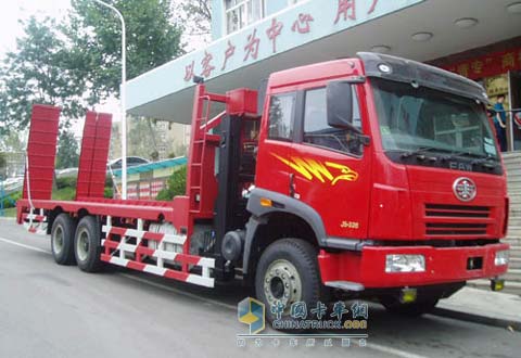 青專自裝載多用途運輸車