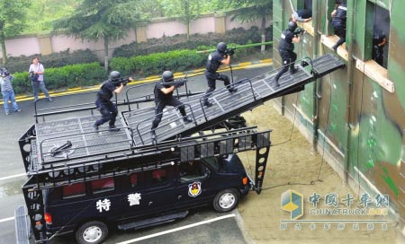 裝甲突擊車
