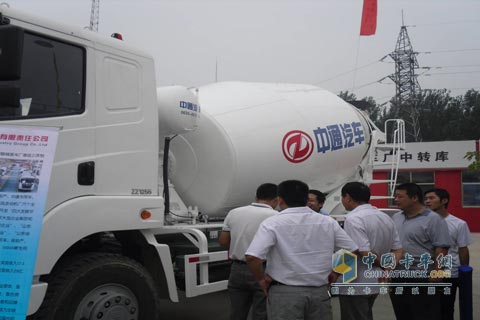 “東岳牌”混凝土攪拌運(yùn)輸車