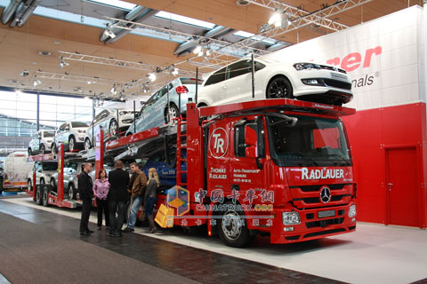 轎運車
