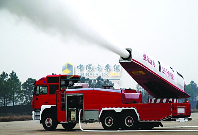 消防車裝上戰(zhàn)斗機(jī)的發(fā)動(dòng)機(jī)