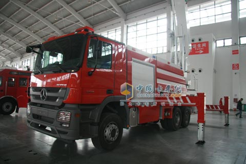 奔馳消防車