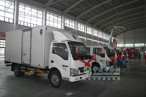 華晨金杯工程車